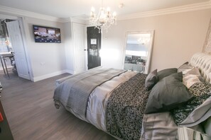 1 bedroom, desk, iron/ironing board, free WiFi - Number 10 The Abbey - Welney Wetland Apartment (Wymondham)