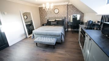 1 bedroom, desk, iron/ironing board, free WiFi