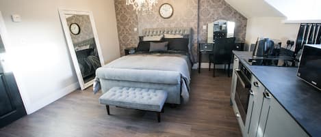 1 bedroom, desk, iron/ironing board, free WiFi