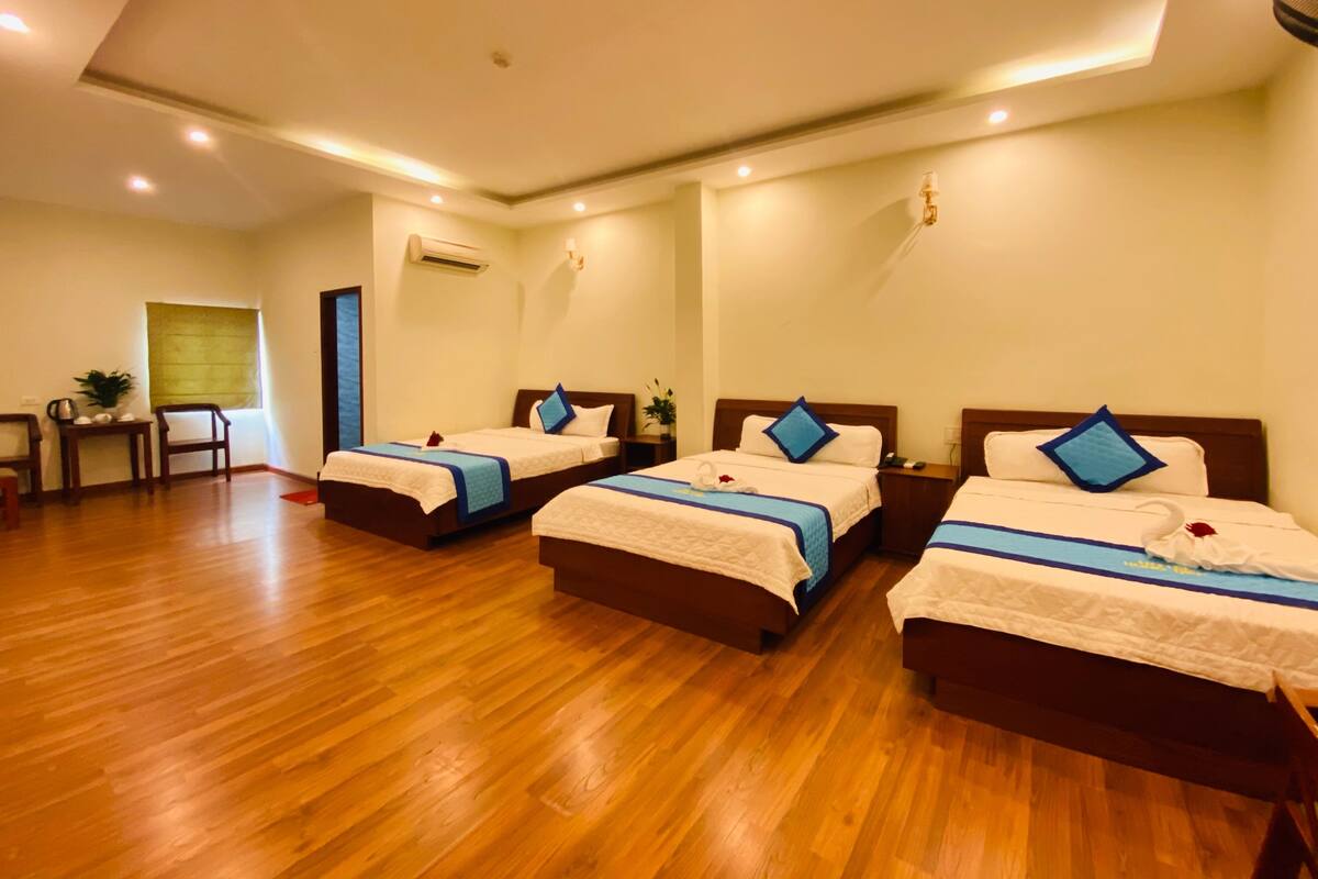 Superior Triple Room | Minibar, individually decorated, individually furnished, desk