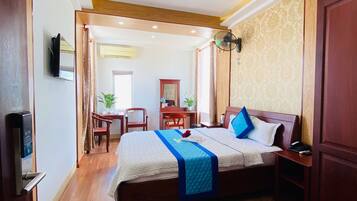 VIP I | Minibar, individually decorated, individually furnished, desk