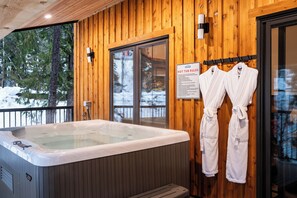 Luxury-Chalet, 3 Schlafzimmer, Whirlpool, Bergblick | Terrasse/Patio