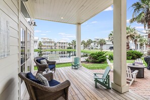 Outdoor dining - Stunning Cinnamon Shore Home w/ Lake View & Access to Resort-Like Amenities (Port Aransas)