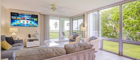 Fernseher, DVD-Player, Stereoanlage