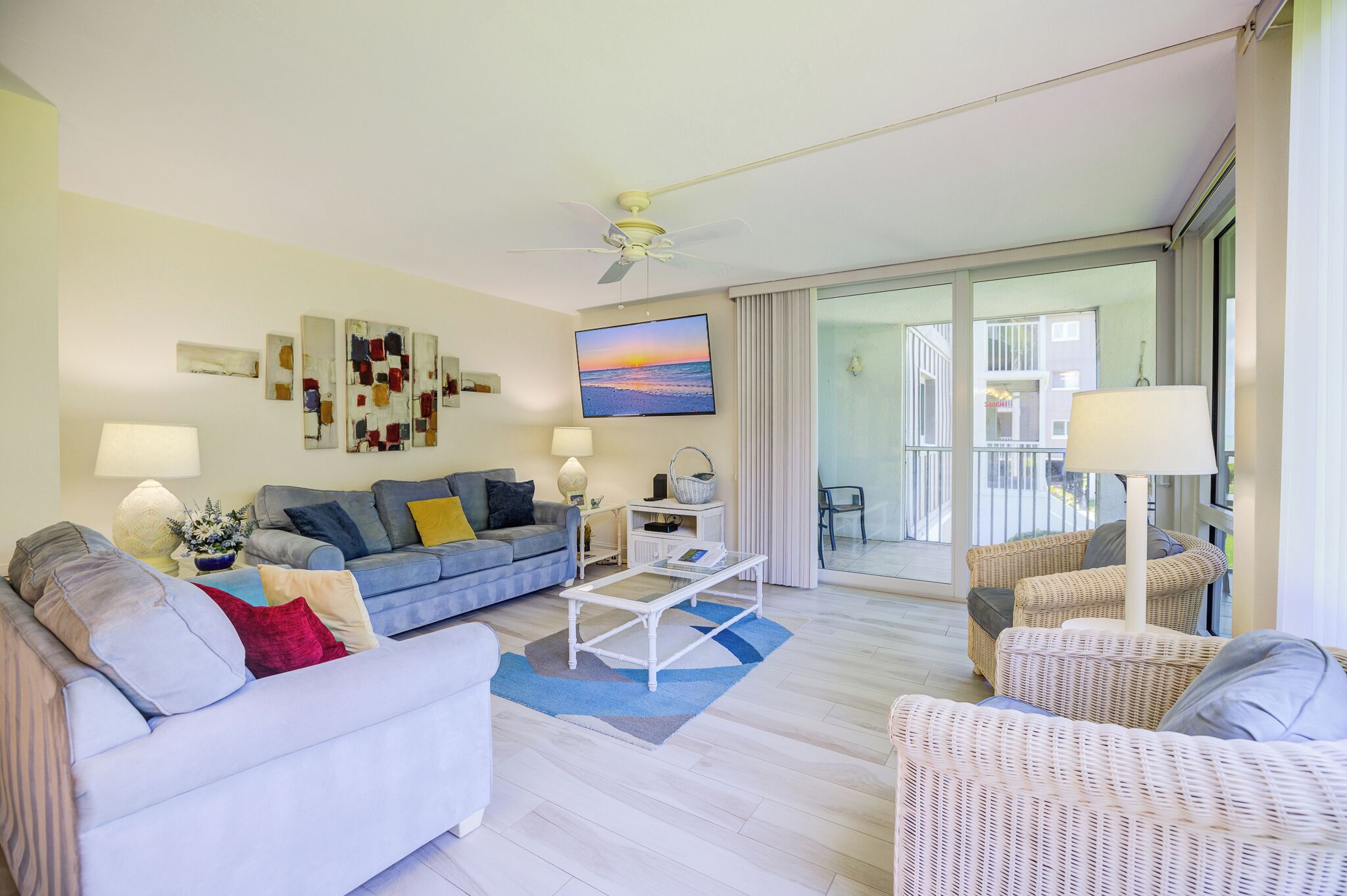 تلفزيون، مشغل دي في دي، ستيريو