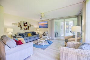 Tv, dvd-spelare och en stereo