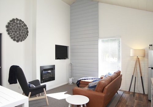 Careel Cottages KATOOMBA Front Cottage