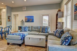 Téléviseur connecté, lecteur de DVD, livres, sélection de films