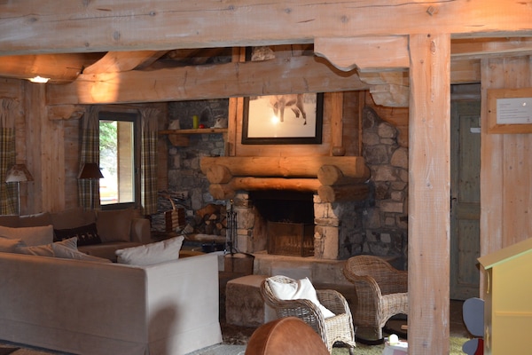 Shared cost zone with pool table, fire place and games free for all to enjoy