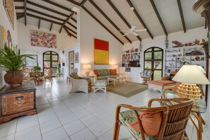 Fernseher, Stereoanlage