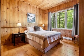 6 bedrooms, free WiFi, bed sheets