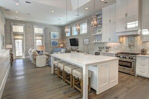 Interior - Luxury Beach Home@Cinnamon Shore by Green Space w/! Great On-Site Amenities (Port Aransas)