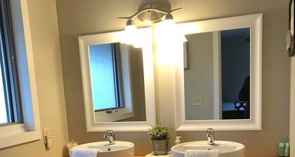 Fully Furnished, 2000 Square Foot Rancher Style Home, With Air Conditioning