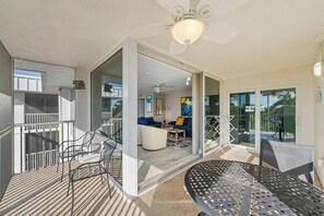 Outdoor dining - Island Beach Club #P3B is a 2/2 vacation rental on Sanibel Island! (Sanibel)