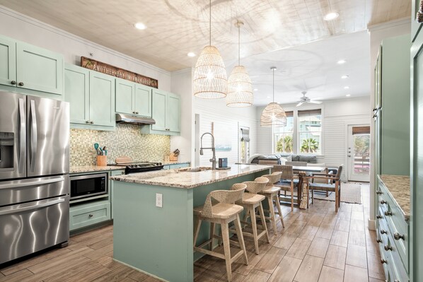 Fridge, microwave, oven, stovetop - Cinnamon Shore Condo That's 'Almost Heaven' w/ Shabby Chic Style+Amenities! (Port Aransas)