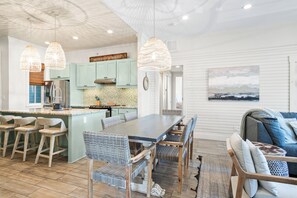 Dining - Cinnamon Shore Condo That's 'Almost Heaven' w/ Shabby Chic Style+Amenities! (Port Aransas)