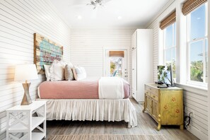 3 bedrooms, iron/ironing board, Internet, bed sheets - Cinnamon Shore Condo That's 'Almost Heaven' w/ Shabby Chic Style+Amenities! (Port Aransas)