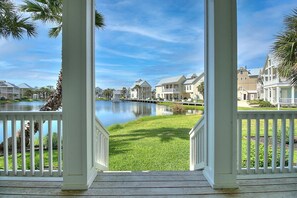 Property grounds - Cinnamon Shore Lakefront Home w/ Outdoor Kitchen + Resort-Style Amenities (Port Aransas)