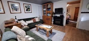 Smart-TV, DVD-Player, Musikbibliothek, Videothek