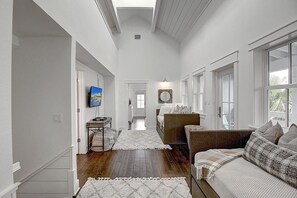 3 bedrooms, iron/ironing board, free WiFi, bed sheets - Beachy Home on Corner Lot@Cinnamon Shore! Sonos Sound + Great Amenities (Port Aransas)