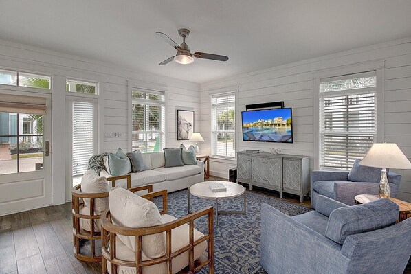 Smart TV, DVD player, books, video library - Beachy Home on Corner Lot@Cinnamon Shore! Sonos Sound + Great Amenities (Port Aransas)