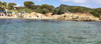 Charming apartment on the mountainside near the sea