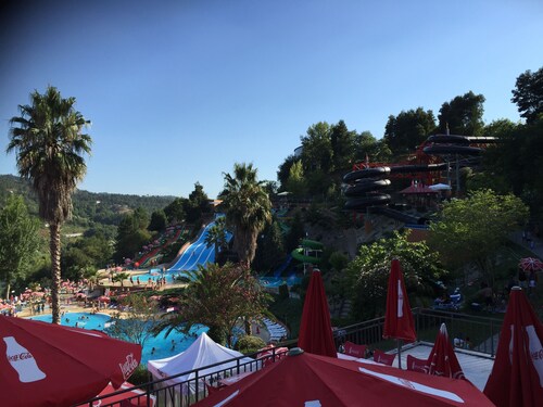 Maison design, de luxe et avec piscine privée chauffée, près de Porto!