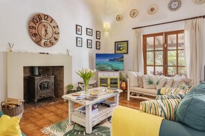 TV, fireplace, DVD player, table tennis