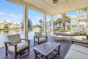 Terrace/patio - Family-Friendly Lakeside Charmer w/ Resort-Style Amenities in Cinnamon Shore (Port Aransas)