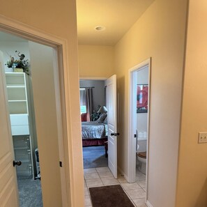 4 عدّة غرف نوم ومكتب وواي فاي