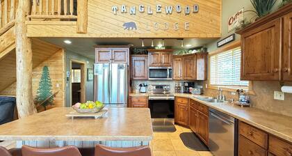 TANGLEWOOD LODGE HOT TUB ILMAINEN WIFI BBQ GRILL TULIPAKKI 35MIN YNP-PALLALLA JA VAPAA PALLO