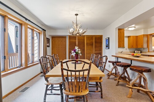 RMR: Wind River 4 Condo in Teton Village