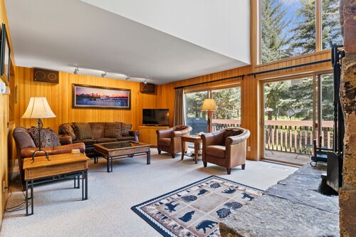 RMR: Wind River 4 Condo in Teton Village