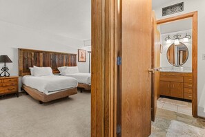 4 bedrooms, iron/ironing board, free WiFi, bed sheets - RMR: Wind River 4 Condo in Teton Village (Teton Village)