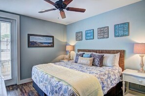 2 bedrooms, iron/ironing board, internet, bed sheets - Sunny, 1st floor, Pet-Friendly Condo w/ Accesss to Cinnamon Shore Amenities (Port Aransas)