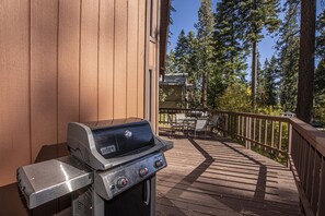 Outdoor dining - Bunker by Hauserman Rental Group (Tahoe City)