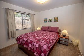 4 soverom, skrivebord, strykejern/-brett og wi-fi (inkludert)