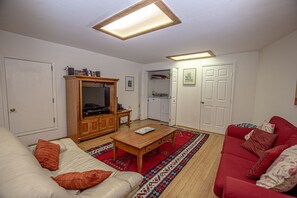 TV, fireplace, DVD player - Bunker by Hauserman Rental Group (Tahoe City)
