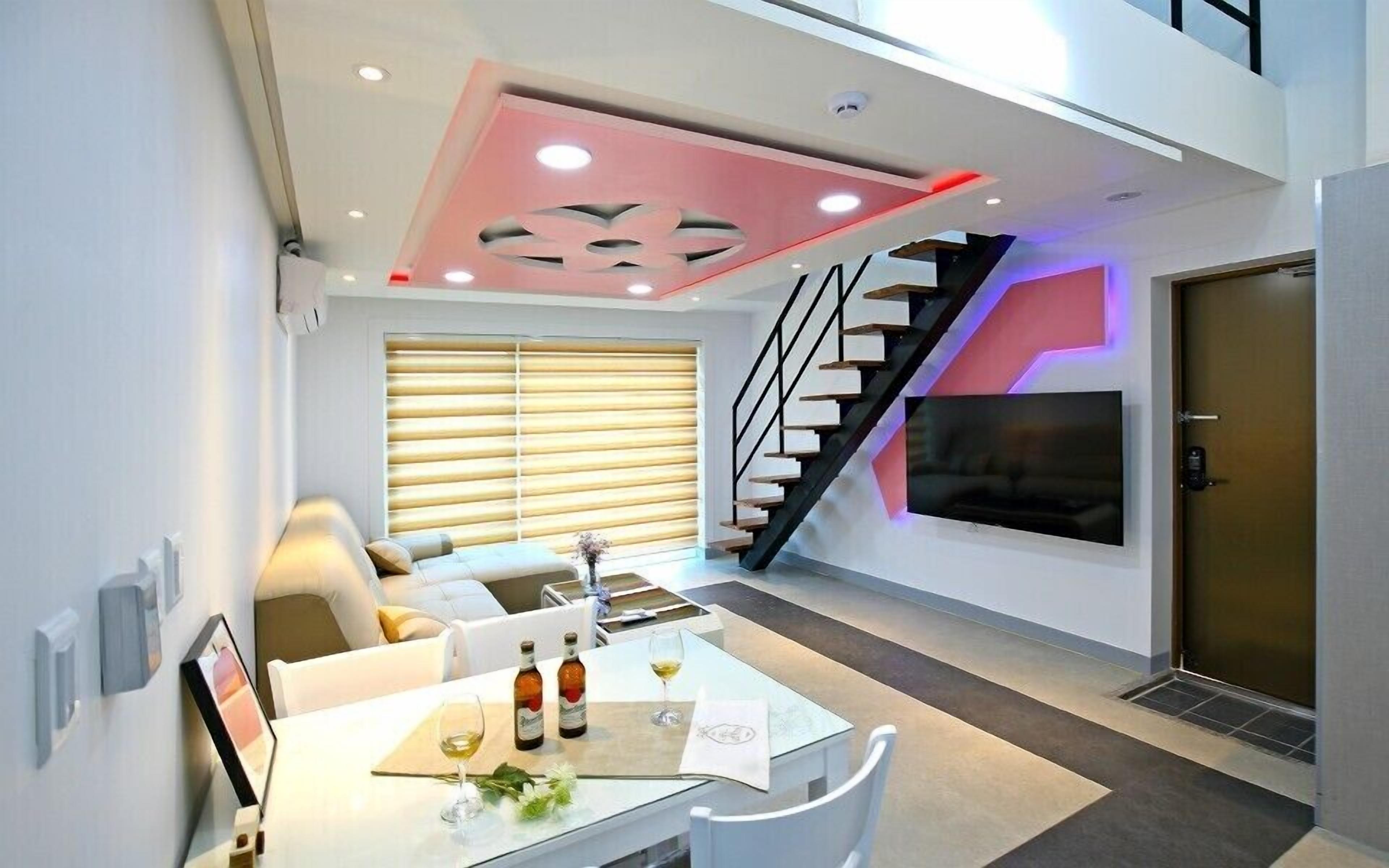 Kamer (Blue 203) | Woonruimte | Flatscreentelevisie