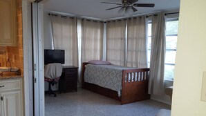 Unclassified image, 5 of 17, button - Private family home minutes from Siesta Key & Turtle Beaches (Sarasota)