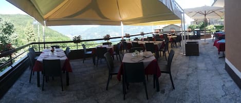 Lunch and dinner served, local cuisine