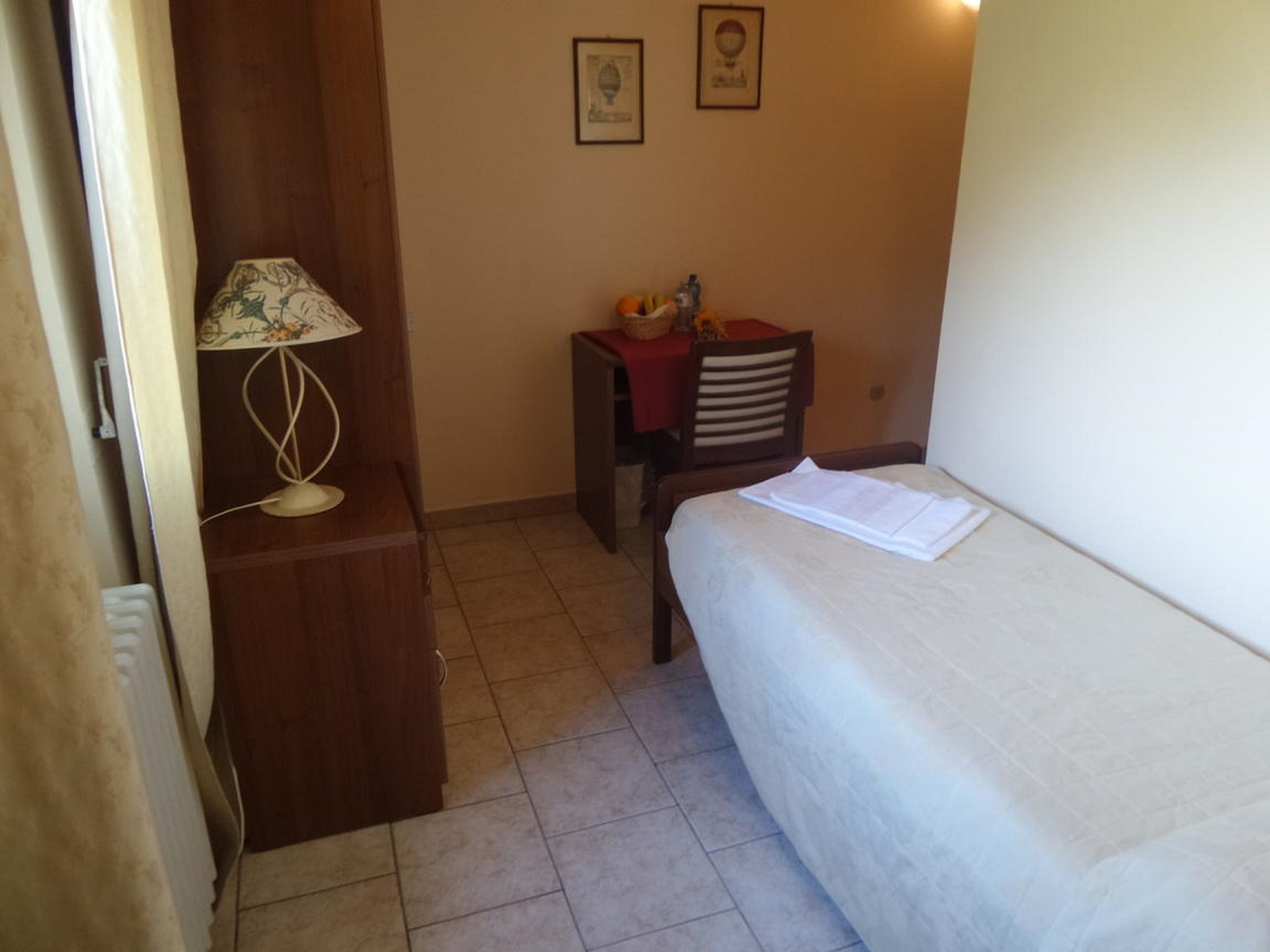 Desk, free WiFi, bed sheets