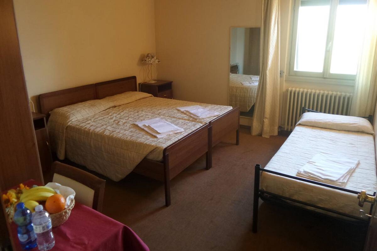 Desk, cribs/infant beds, rollaway beds, free WiFi