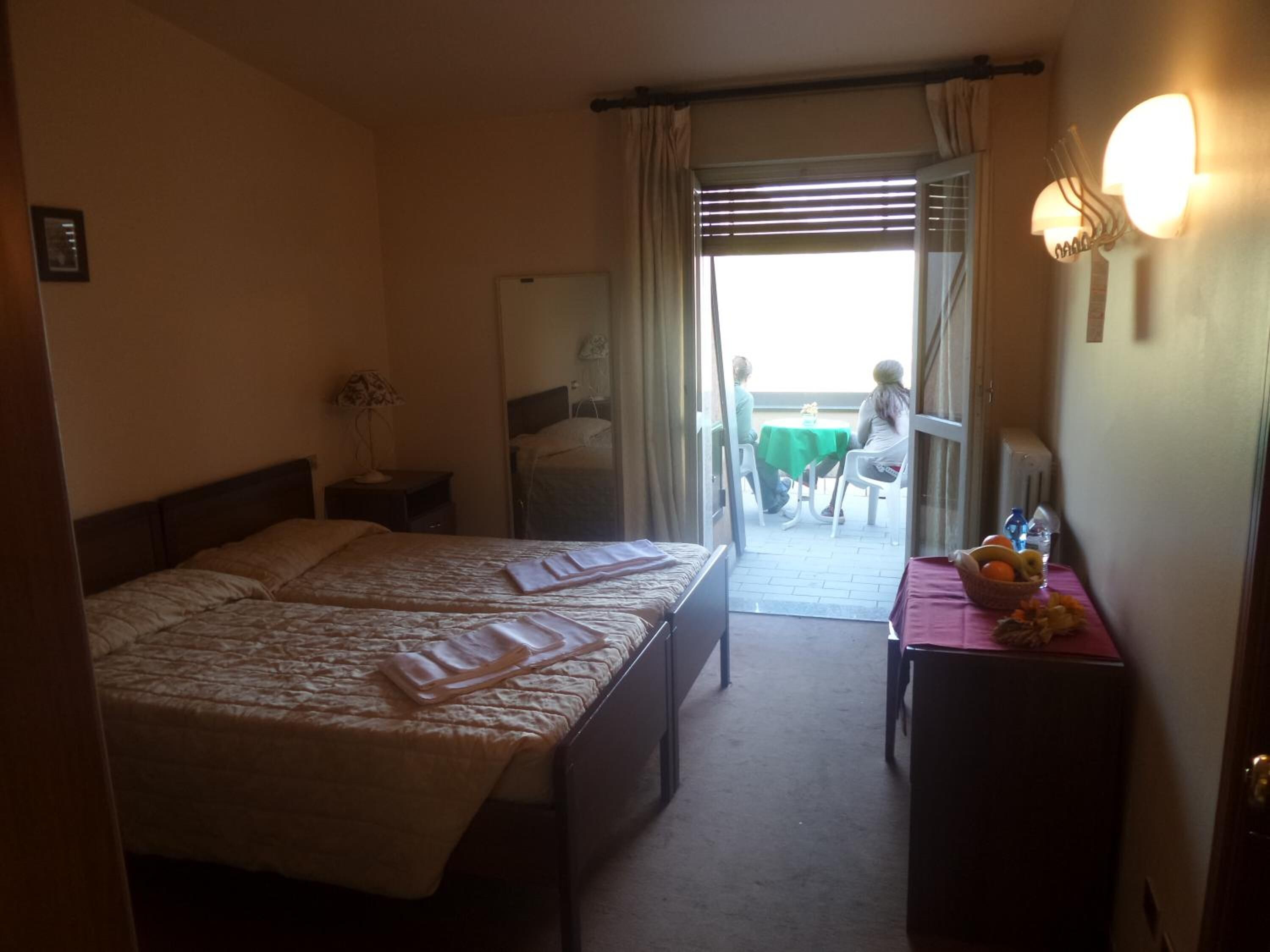 desk, cots/infant beds, rollaway beds, free wifi