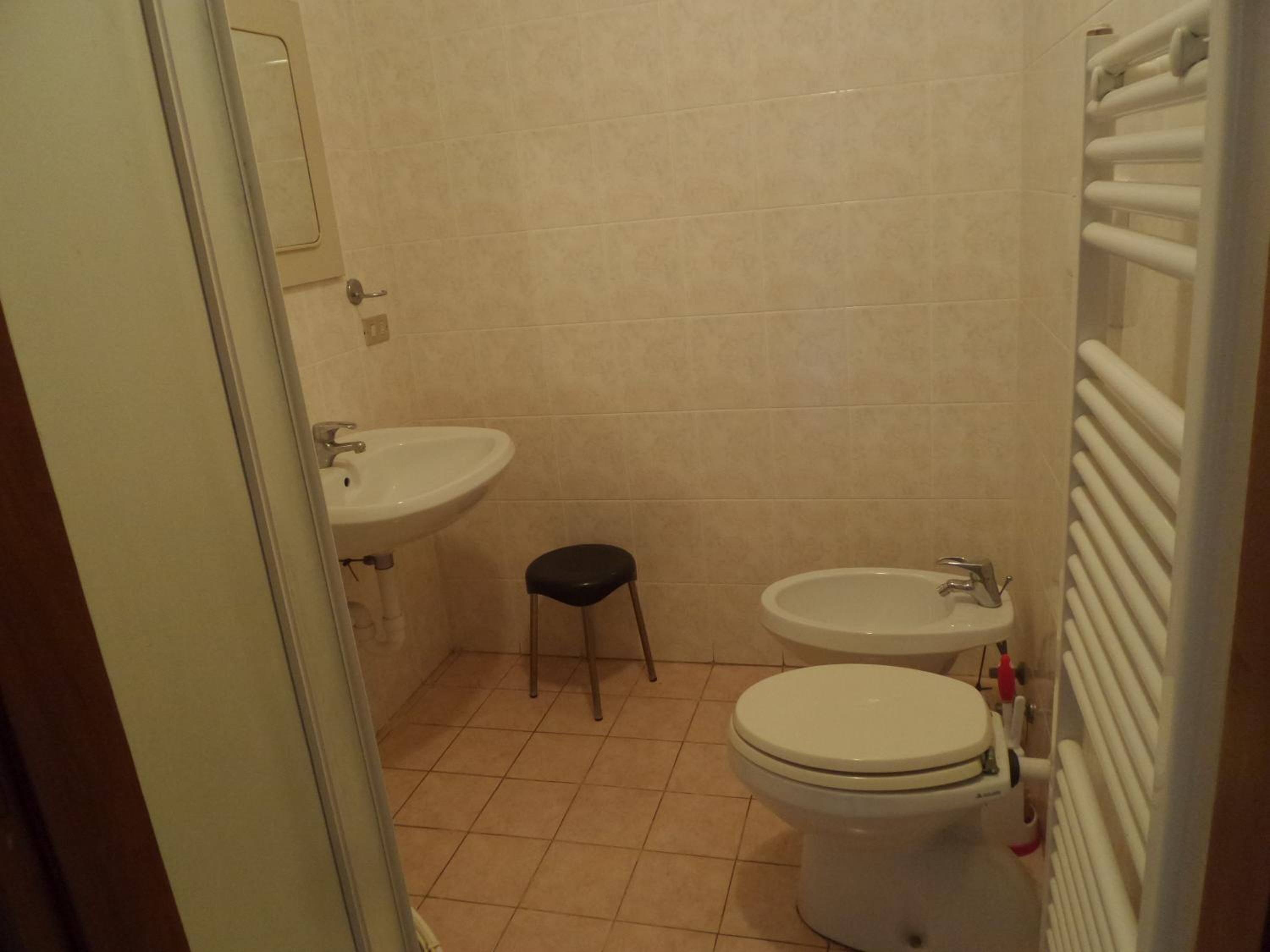 free toiletries, hair dryer, bidet, towels