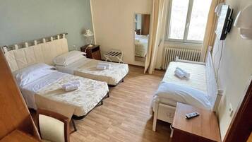 Chambre Triple Standard, vue lac