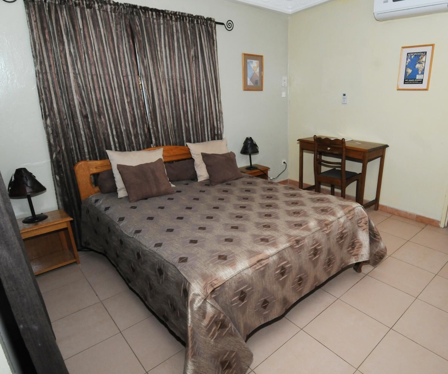 โต๊ะทำงาน, ผ้าม่านกันแสง, เปล/เตียงเด็กอ่อน (ฟรี), Wi-Fi ฟรี