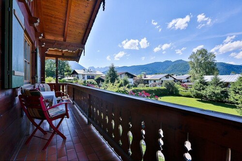 Ferienwohnung 1 bis 4 Personen, 70 qm, 2 separate Schlafzimmer, Bad mit Badewanne und Dusche, Balkon