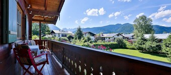 Ferienwohnung 1 bis 4 Personen, 70 qm, 2 separate Schlafzimmer, Bad mit Badewanne und Dusche, Balkon