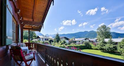 Ferienwohnung 1 bis 4 Personen, 70 qm, 2 separate Schlafzimmer, Bad mit Badewanne und Dusche, Balkon